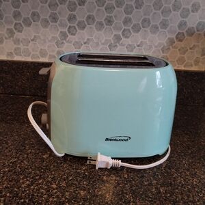 Brentwood bread toaster Blue Toaster / GUC